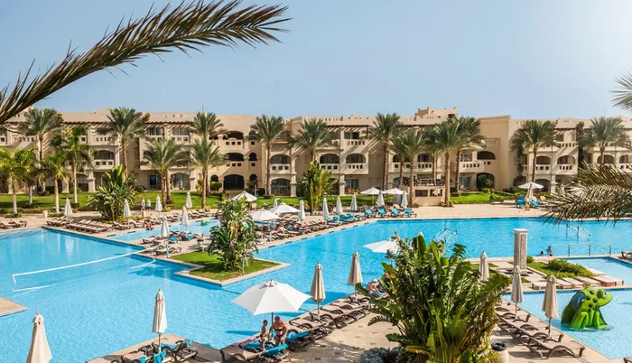 Территория отеля Rixos Sharm El Sheikh у Красного моря