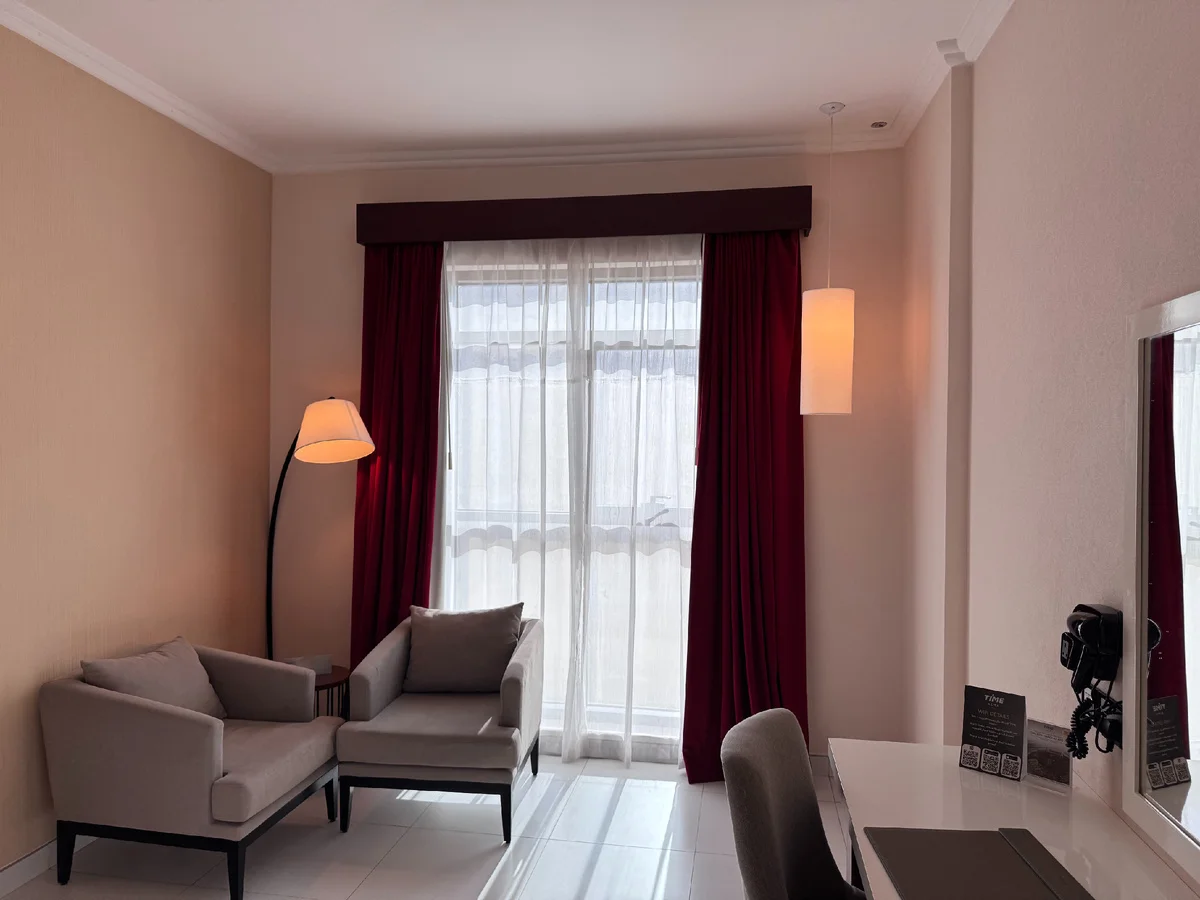 Гостиная зона номера в TIME Asma Hotel